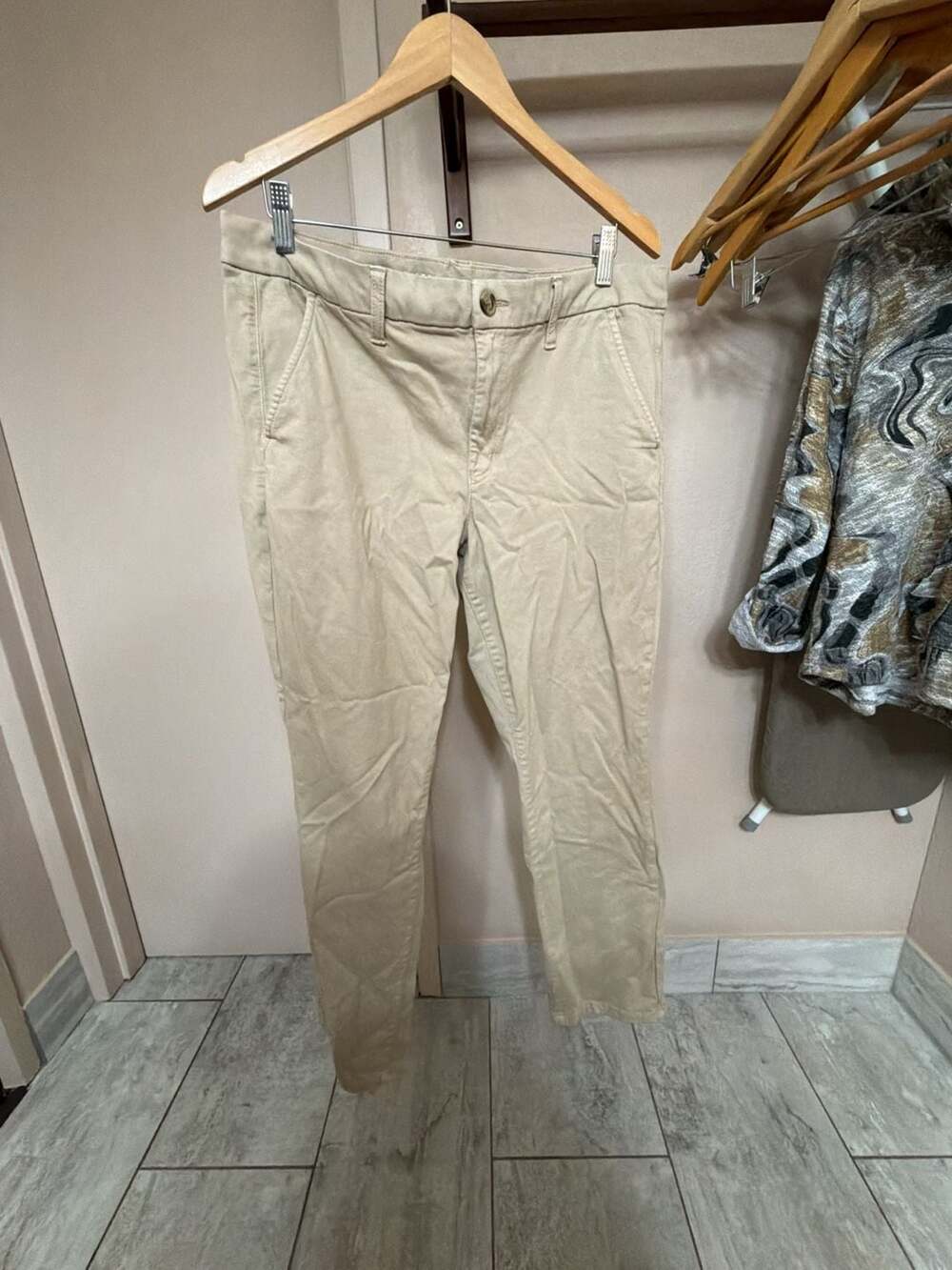 American Eagle Super Stretch Khaki Skinny Pants Women's Size 18 Regular
